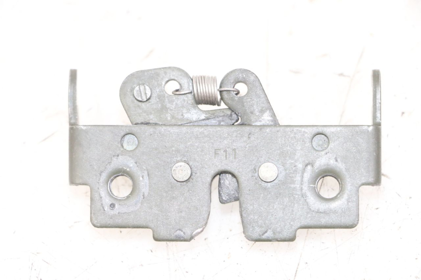 photo de SEAT LOCK SET PIAGGIO MP3 LT 300 (2010 - 2016) - Alternative perspective