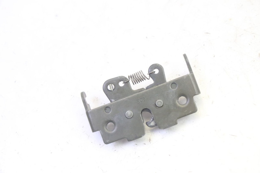 photo de SEAT LOCK SET PIAGGIO MP3 RL 250 (2007 - 2010) - Zoom on usage condition