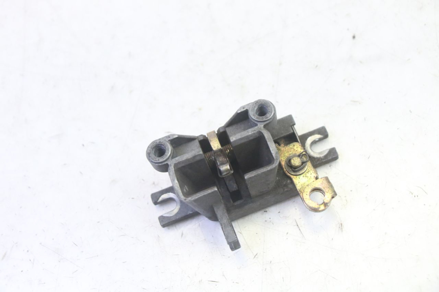 photo de SEAT LOCK SET SYM ORBIT III 3 4T 50 (2021 - 2025) - Zoom on usage condition