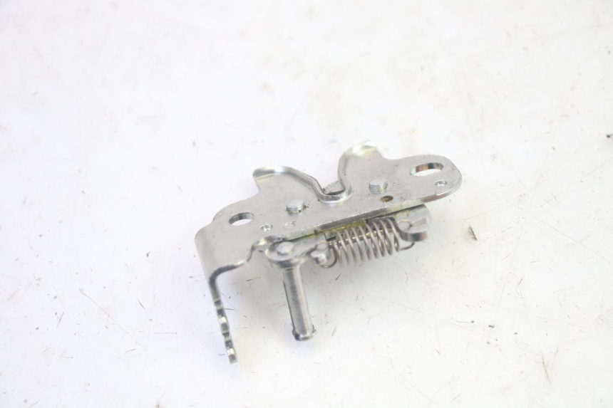 photo de SEAT LOCK SET YAMAHA TRICITY 300 (2020 - 2024) - Alternative perspective