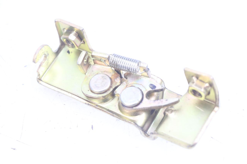 photo de SEAT LOCK DAELIM VJ ROADWIN FI 125 (2008 - 2017)