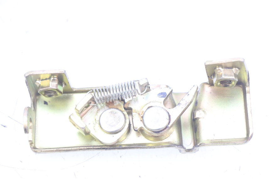 photo de SEAT LOCK DAELIM VJ ROADWIN FI 125 (2008 - 2017)