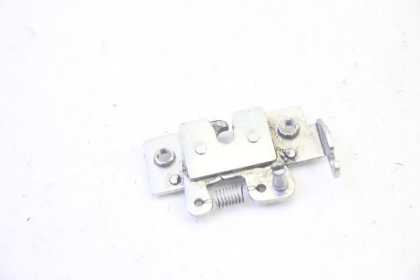 photo de SEAT LOCK YAMAHA XMAX X-MAX 125 (2006 - 2009) - Component detail