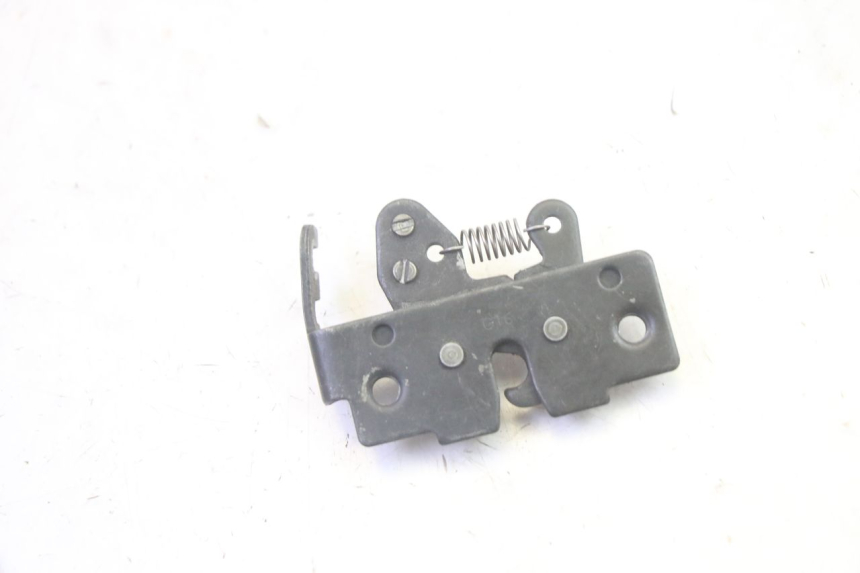 photo de SEAT LOCK PIAGGIO XEVO - X EVO 125 (2007 - 2016) - Zoom on usage condition