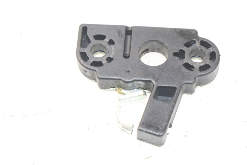 photo de SEAT LOCK YAMAHA YP MAJESTY 125 (2007 - 2010)