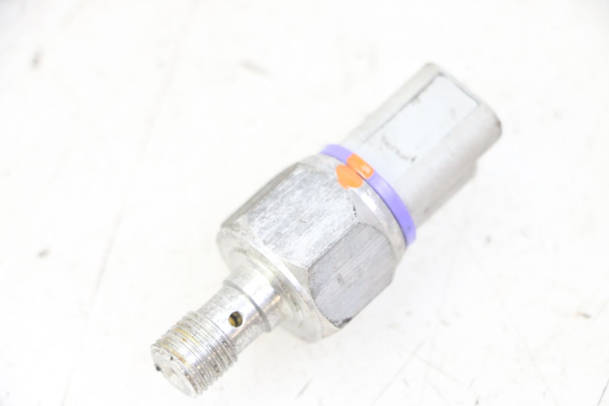 photo de BRAKE OIL PRESSURE SENSOR PIAGGIO IE MP3 YOURBAN 300 (2011 - 2016)