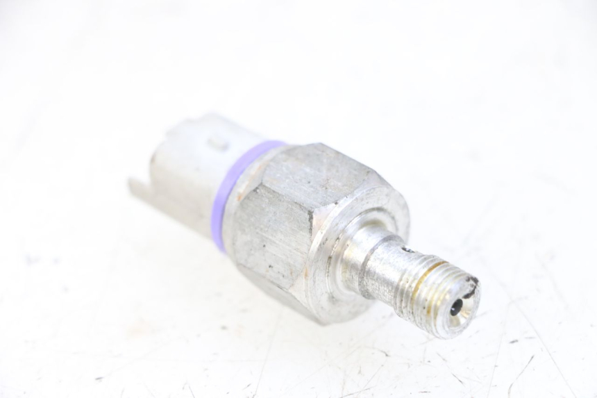 photo de BRAKE OIL PRESSURE SENSOR PIAGGIO IE MP3 YOURBAN 300 (2011 - 2016)