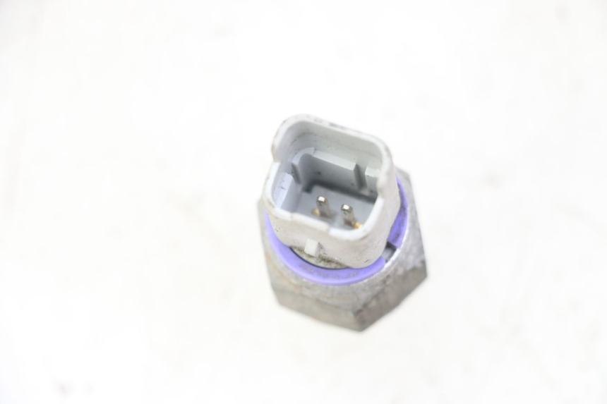 photo de BRAKE OIL PRESSURE SENSOR PIAGGIO IE MP3 YOURBAN 300 (2011 - 2016)