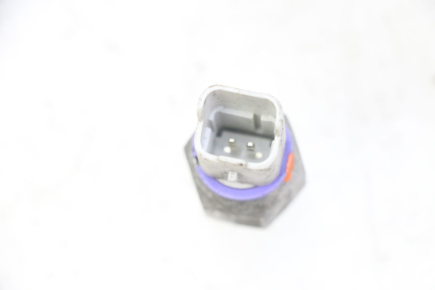 photo de OIL BRAKE PRESSURE SENSOR PIAGGIO MP3 LT 400 (2007 - 2012)