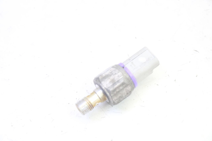 photo de OIL BRAKE PRESSURE SENSOR PIAGGIO MP3 RL 250 (2007 - 2010) - Component detail