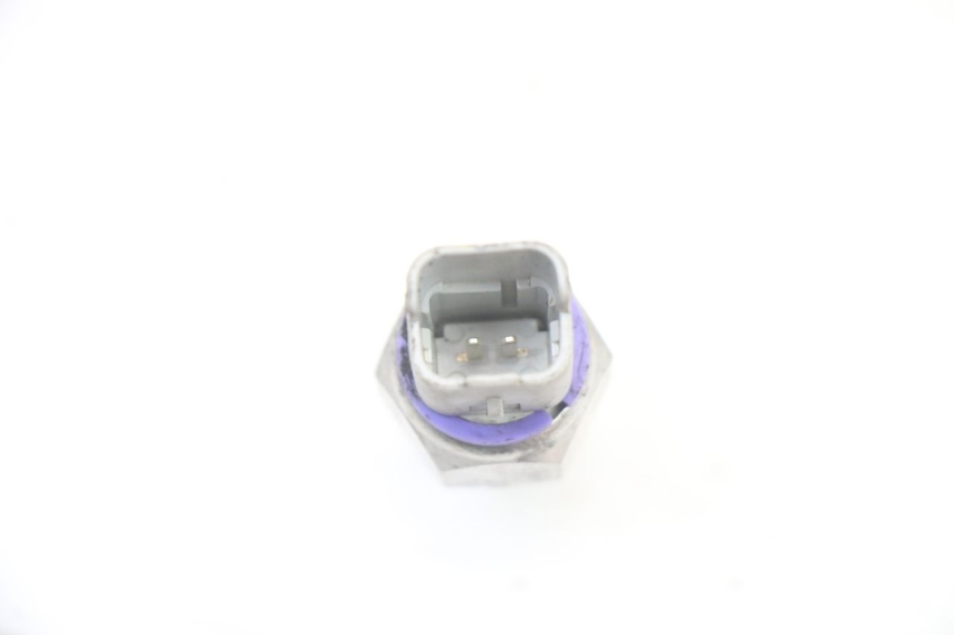photo de BRAKE OIL PRESSURE SENSOR PIAGGIO MP3 500 (2014 - 2016)