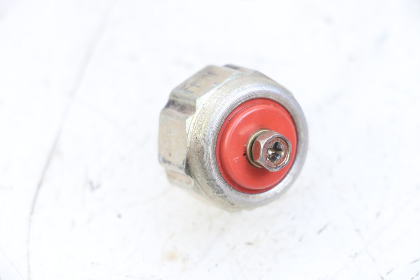 photo de OIL PRESSURE SENSOR SUZUKI GSX E 250 (1982 - 1983)