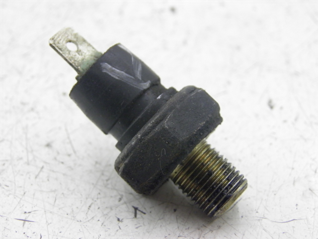 photo de OIL PRESSURE SENSOR PIAGGIO X7 125 (2007 - 2013)