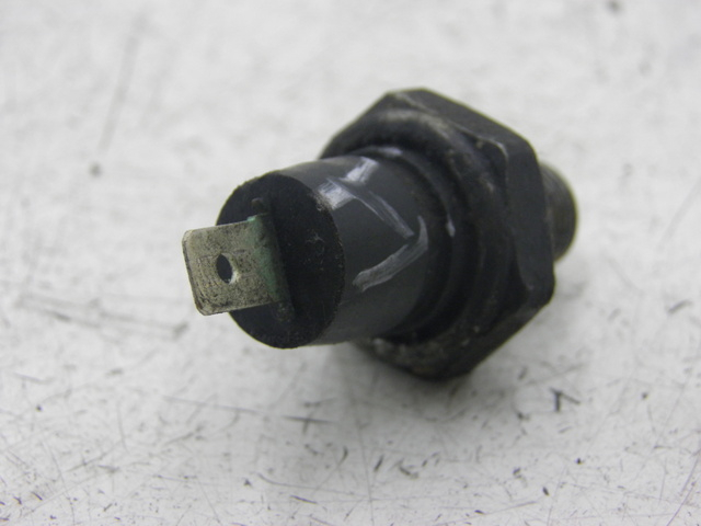 photo de OIL PRESSURE SENSOR PIAGGIO X7 125 (2007 - 2013)