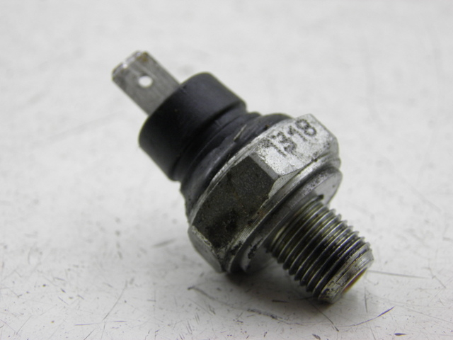 photo de OIL PRESSURE SENSOR PIAGGIO XEVO - X EVO 125 (2010 - 2015)