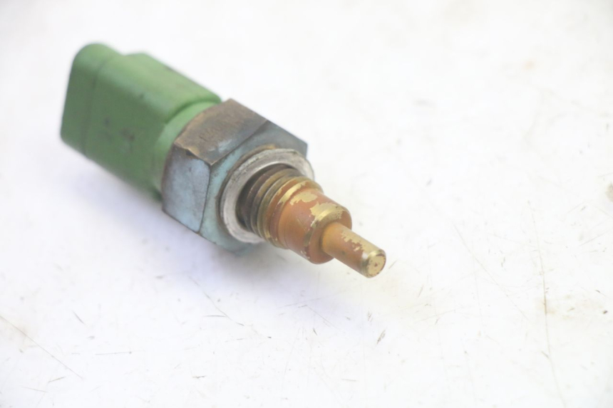 photo de WATER TEMPERATURE SENSOR PIAGGIO MP3 RL 250 (2007 - 2010) - Alternative perspective