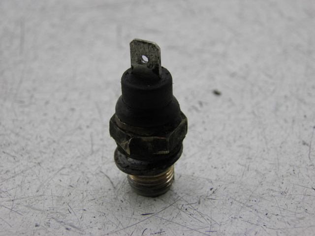 photo de WATER TEMPERATURE SENSOR PIAGGIO XEVO - X EVO 125 (2010 - 2015)