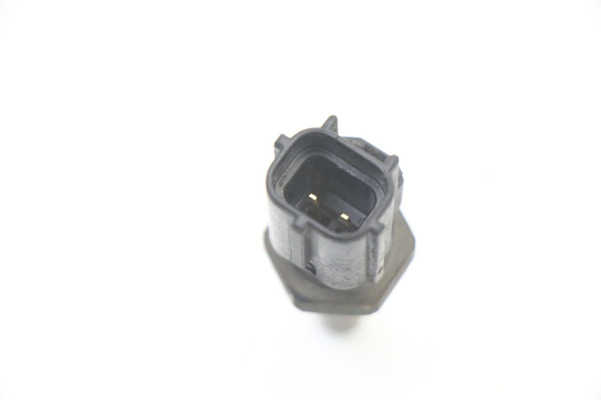 photo de WATER TEMPERATURE SENSOR YAMAHA FZ6 FAZER S2 600 (2007 - 2011)