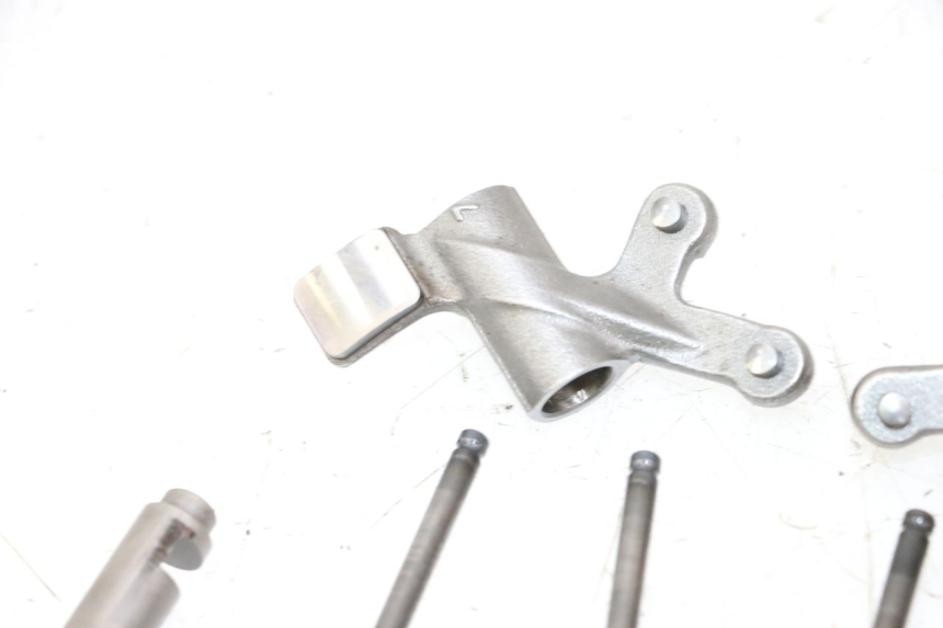 photo de ENGINE VALVE SUZUKI BURGMAN 125 (2007 - 2014)