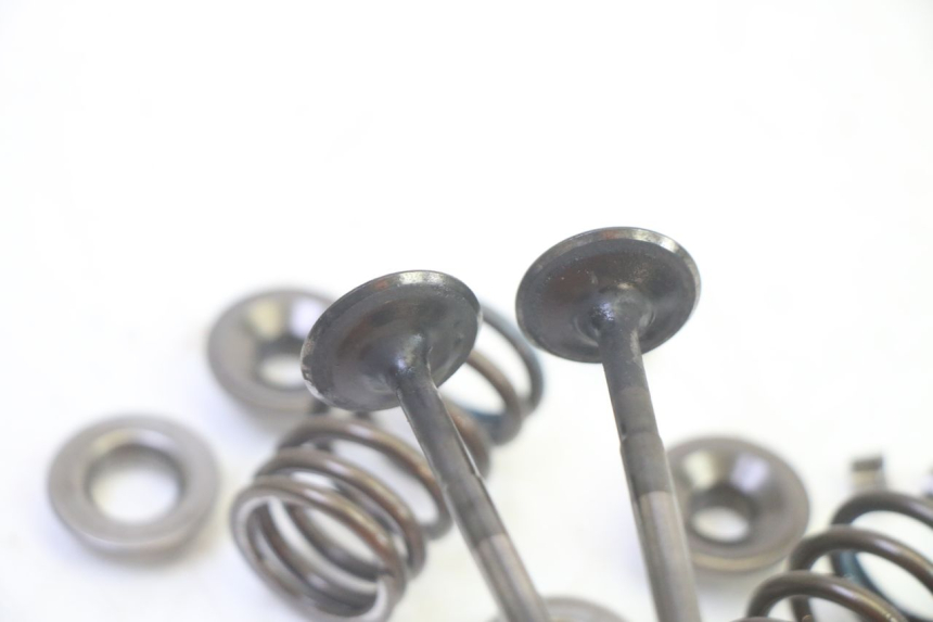 photo de ENGINE VALVE SUZUKI BURGMAN 125 (2007 - 2014) - Zoom on usage condition