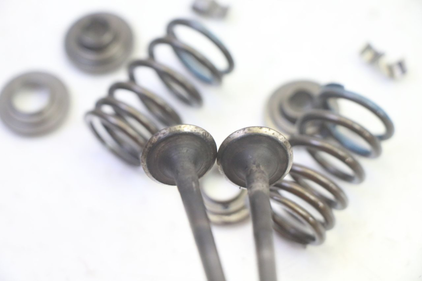 photo de ENGINE VALVE SUZUKI BURGMAN 125 (2007 - 2014) - Technical close-up