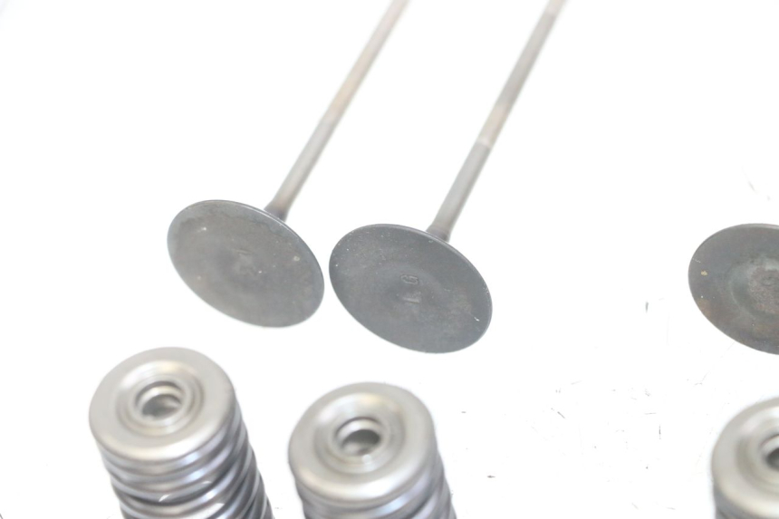 photo de ENGINE VALVE HONDA CB R 1000 (2018 - 2023)