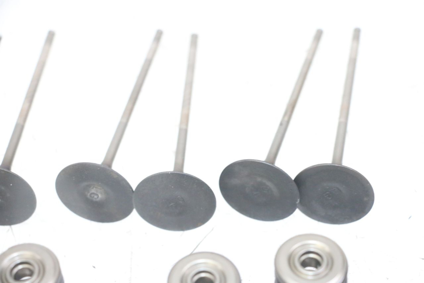 photo de ENGINE VALVE HONDA CB R 1000 (2018 - 2023)