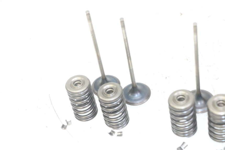 photo de ENGINE VALVE HONDA CB R 1000 (2018 - 2023)