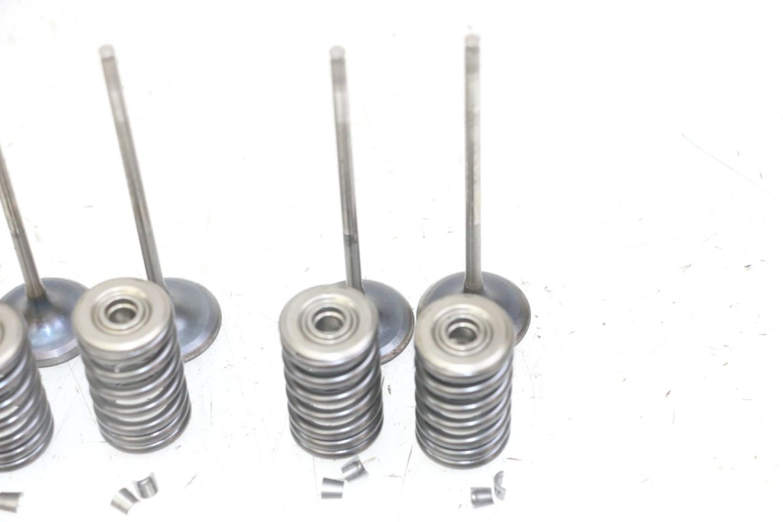 photo de ENGINE VALVE HONDA CB R 1000 (2018 - 2023)