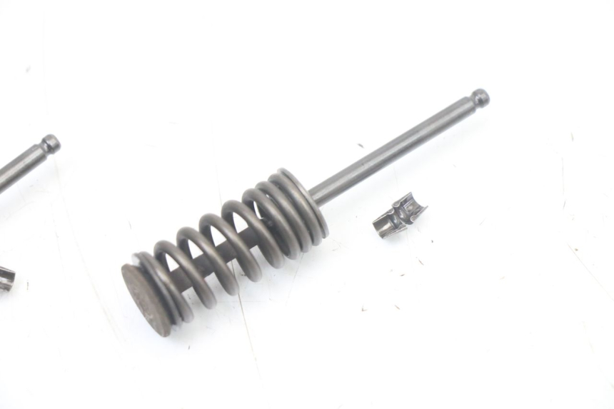 photo de ENGINE VALVE KYMCO DINK STREET 125 (2009 - 2014)