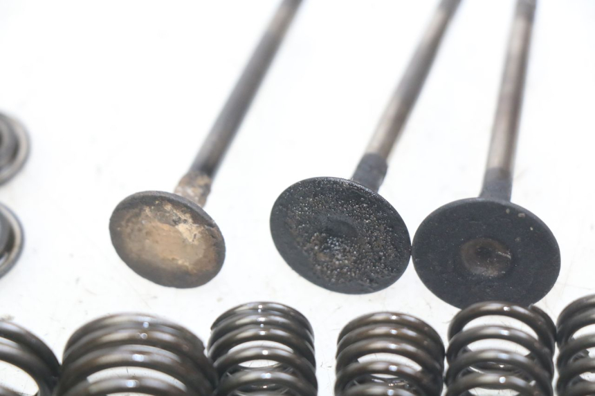 photo de VALVE HONDA CM 125 (1983 - 2003)
