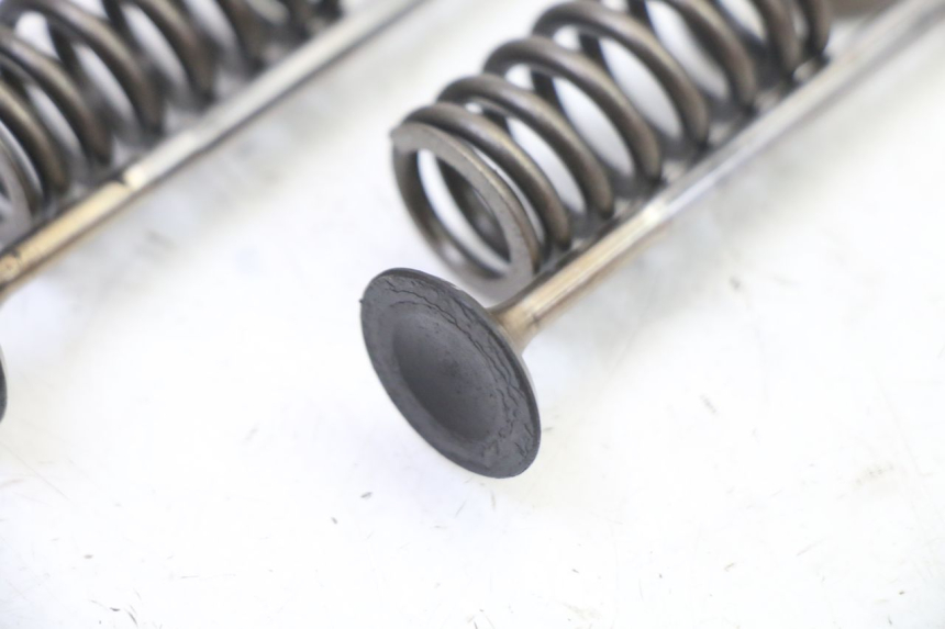 photo de ENGINE VALVE PEUGEOT SATELIS 125 (2013 - 2018)