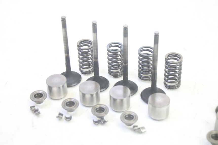 photo de ENGINE VALVE YAMAHA TDM ABS 900 (2002 - 2014) - Surface and material condition