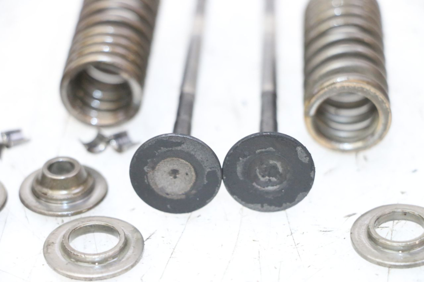 photo de ENGINE VALVE YAMAHA XMAX X-MAX 125 (2006 - 2009)