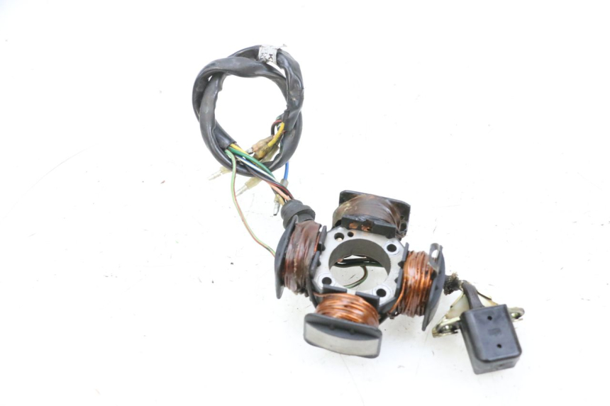 photo de STATOR KYMCO ZING 125 (1997 - 2003) - Alternative perspective