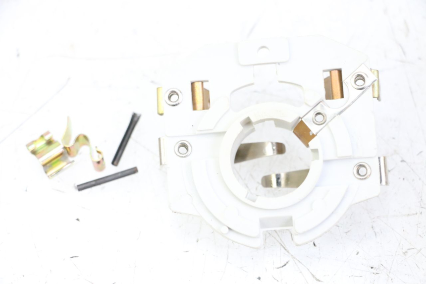 photo de BULB HOLDER SUZUKI CP 80 (1985 - 1996)