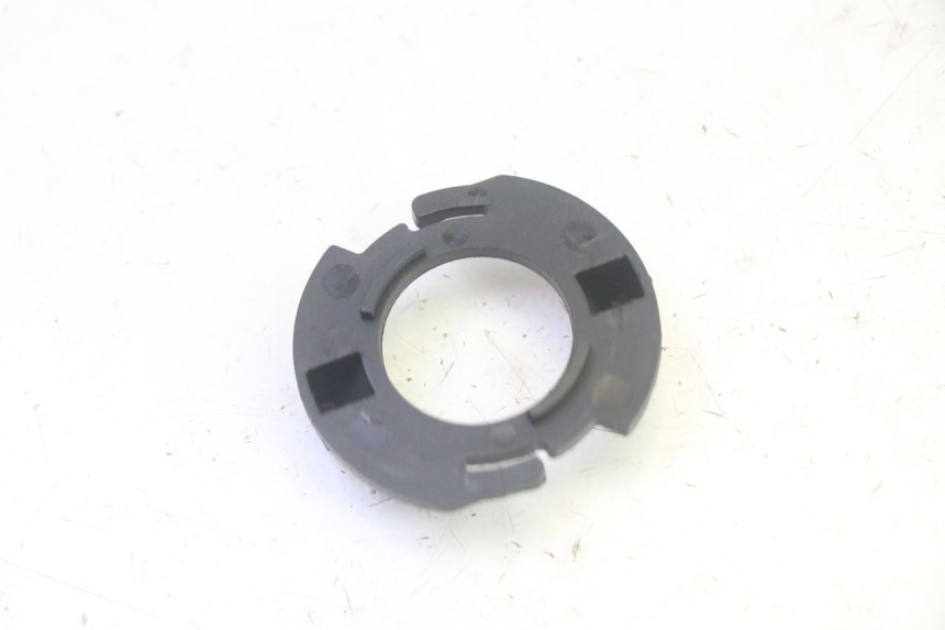 photo de BULB HOLDER PIAGGIO FLY 4T 50 (2013 - 2017) - Zoom on usage condition