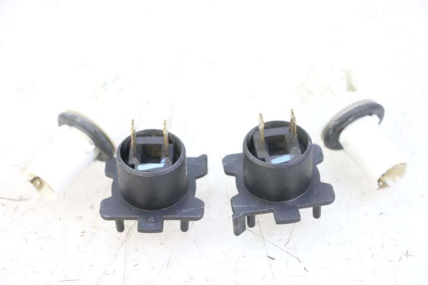 photo de BULB HOLDER SUZUKI BURGMAN 125 (2018 - 2021)