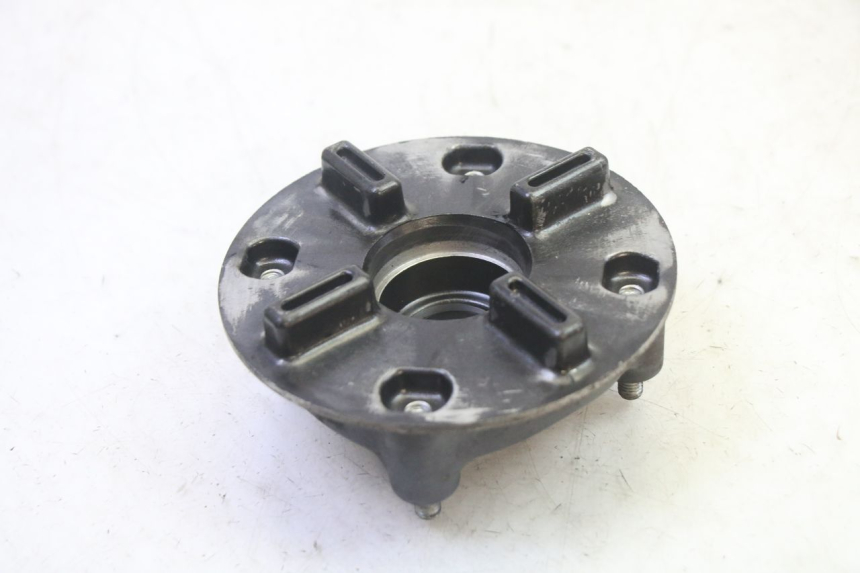 photo de SPROCKET MOUNT HONDA CBF 125 (2009 - 2015)