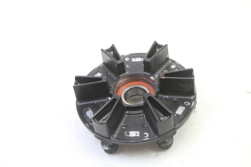 photo de SPROCKET MOUNT YAMAHA FZ6 FAZER S2 600 (2007 - 2011)