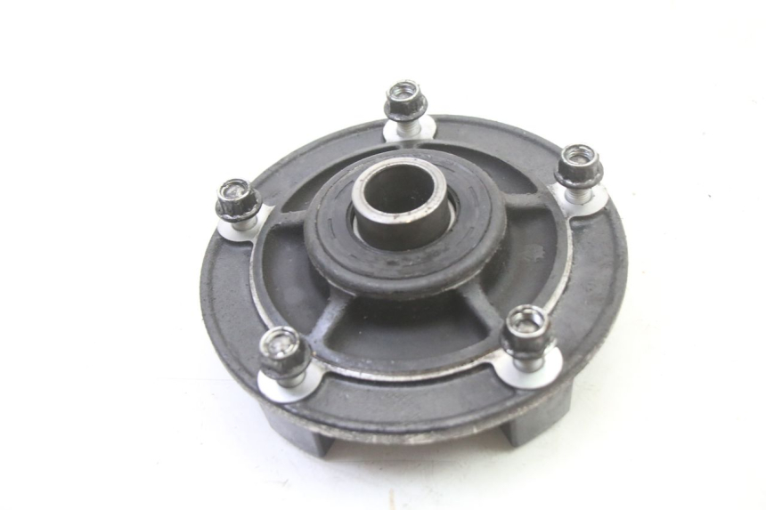 photo de SPROCKET MOUNT SUZUKI GSR 750 (2011 - 2017)