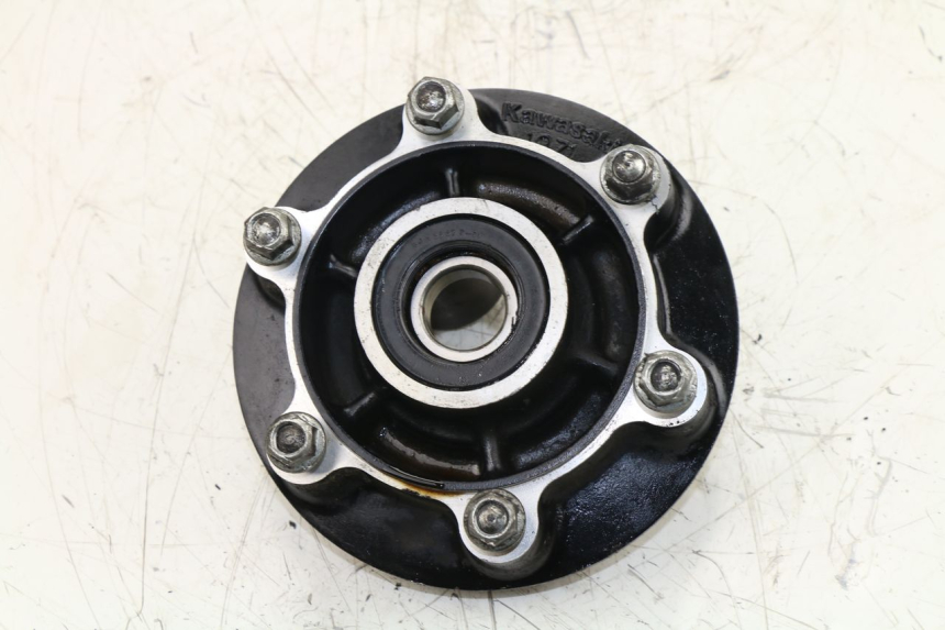 photo de SPROCKET MOUNT KAWASAKI ZEPHYR 550 (1991 - 1998)