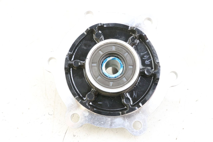 photo de SPROCKET MOUNT ROYAL ENFIELD CONTINENTAL GT 650 (2019 - 2024)