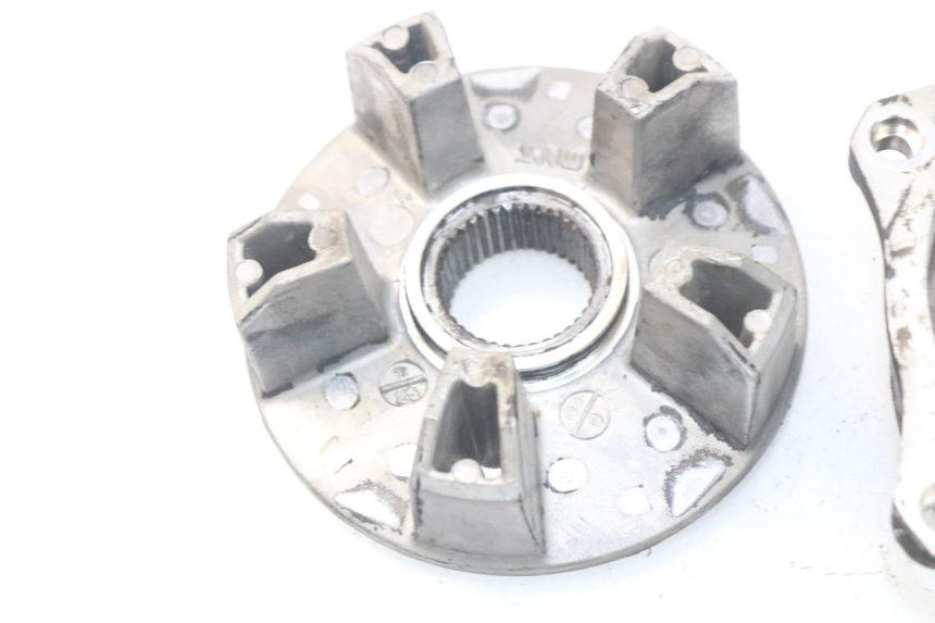 photo de SPROCKET MOUNT TRIUMPH SPRINT ST ABS 1050 (2005 - 2007)
