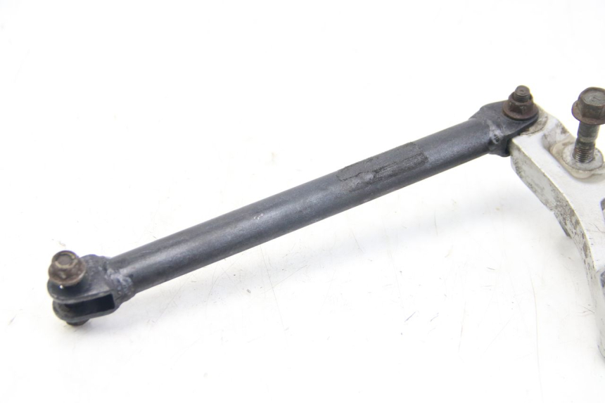 photo de REAR CALIPER BRACKET YAMAHA FZS FAZER 600 (2001 - 2003)