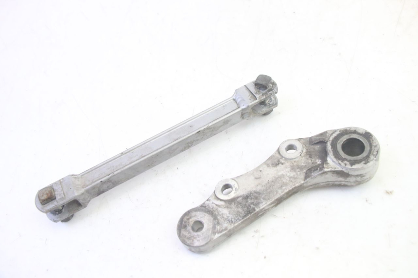 photo de REAR CALIPER BRACKET KAWASAKI GPZ RX 1000 (1986 - 1988) - Alternative perspective