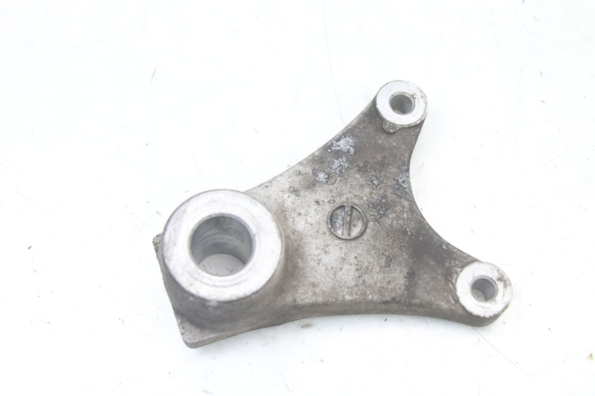 photo de REAR BRAKE CALIPER BRACKET SUZUKI GSF S BANDIT 600 (2000 - 2004)