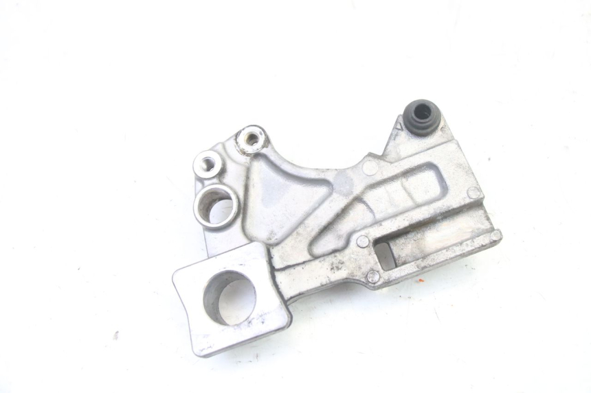 photo de REAR CALIPER BRACKET SUZUKI GSR 750 (2011 - 2017)
