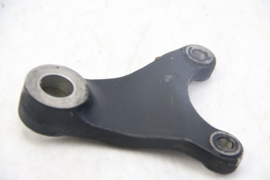 photo de REAR BRAKE CALIPER BRACKET SUZUKI GSX-F GSX  F 1100 (1988 - 1994)