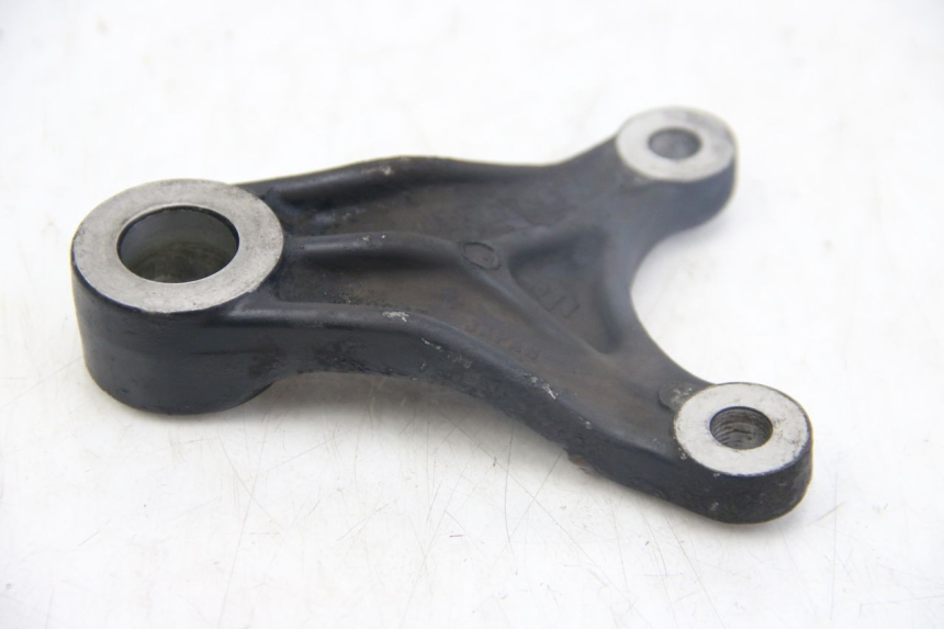 photo de REAR BRAKE CALIPER BRACKET SUZUKI GSX-F GSX  F 1100 (1988 - 1994)